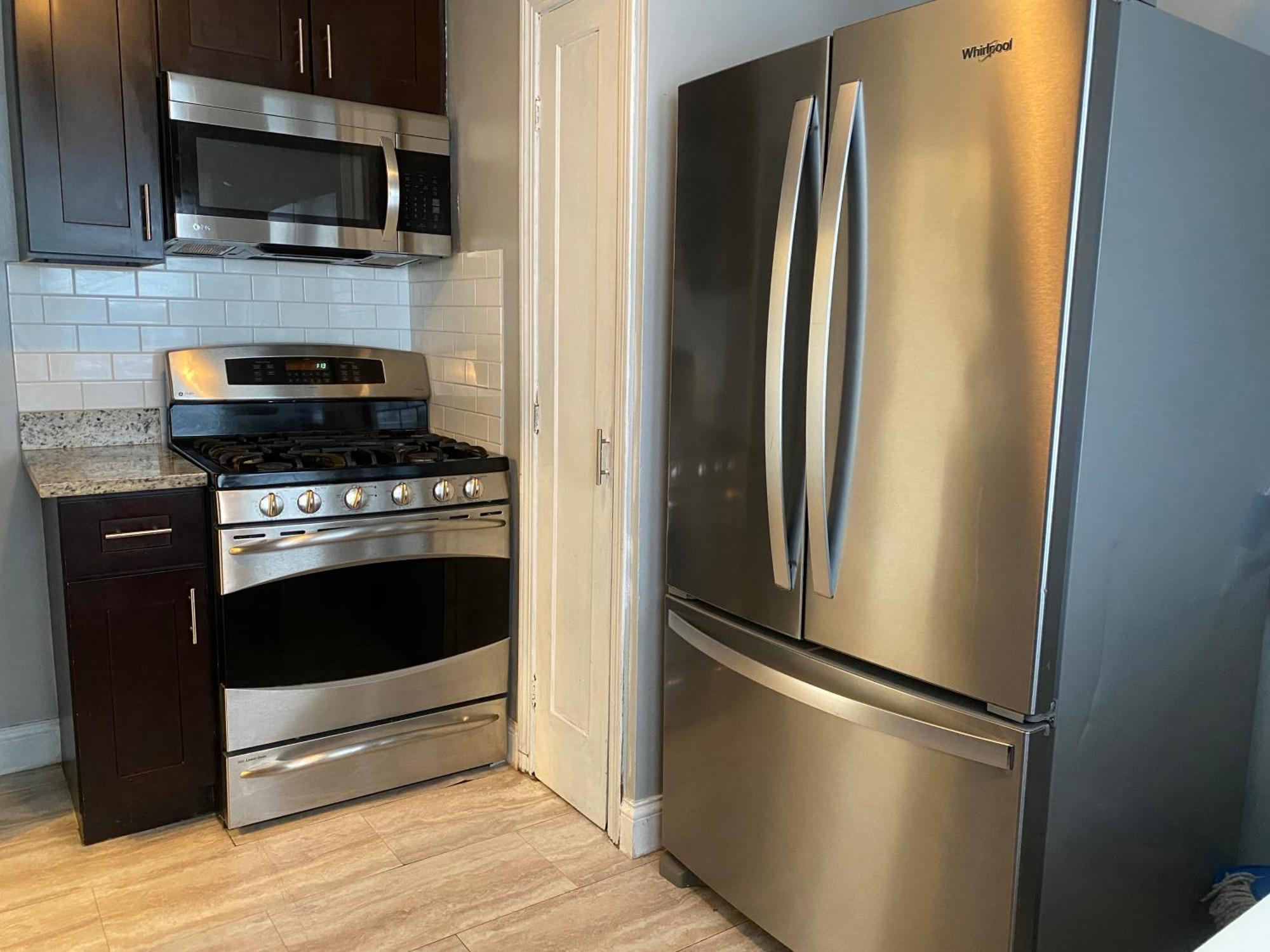 Cozy, 1St Floor Apartment 2Bdrms Plus Semi Private Room With Futon Pets With Fee Family Friendly Close To Everything Cleveland Zewnętrze zdjęcie